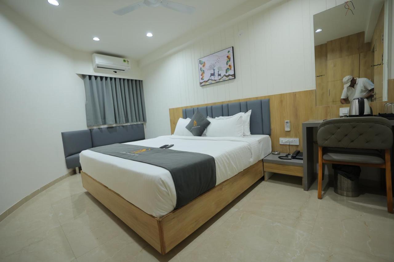 Hotel Shayan Inn Раджкот Екстер'єр фото