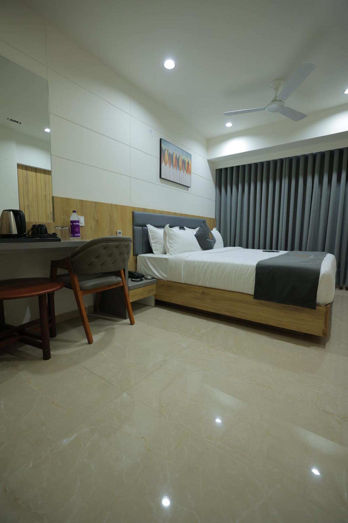 Hotel Shayan Inn Раджкот Екстер'єр фото